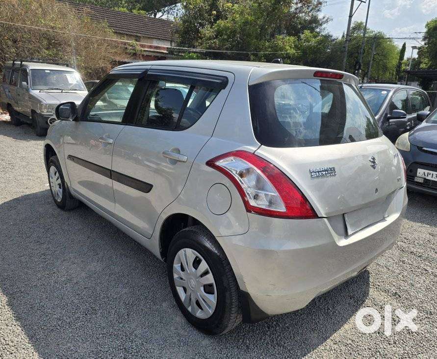 Maruti Suzuki Swift Vxi + Manual, 2017, Petrol
