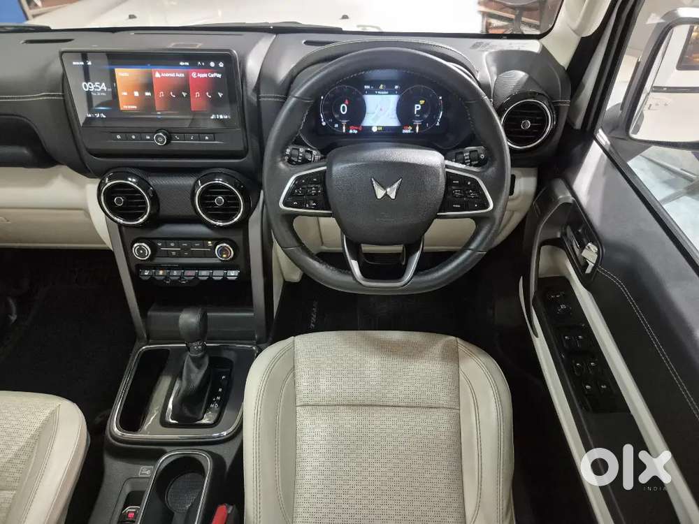 Mahindra Tharr Roxx Ax7l 2wd