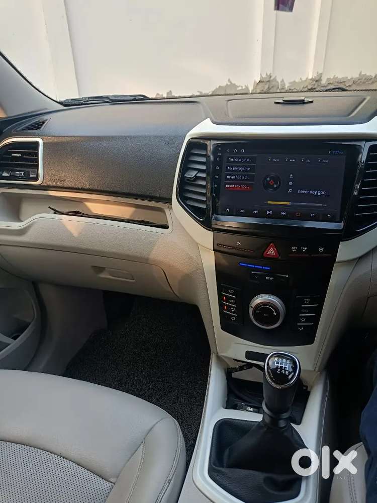 Mahindra Xuv300 2022 Petrol Well Maintained