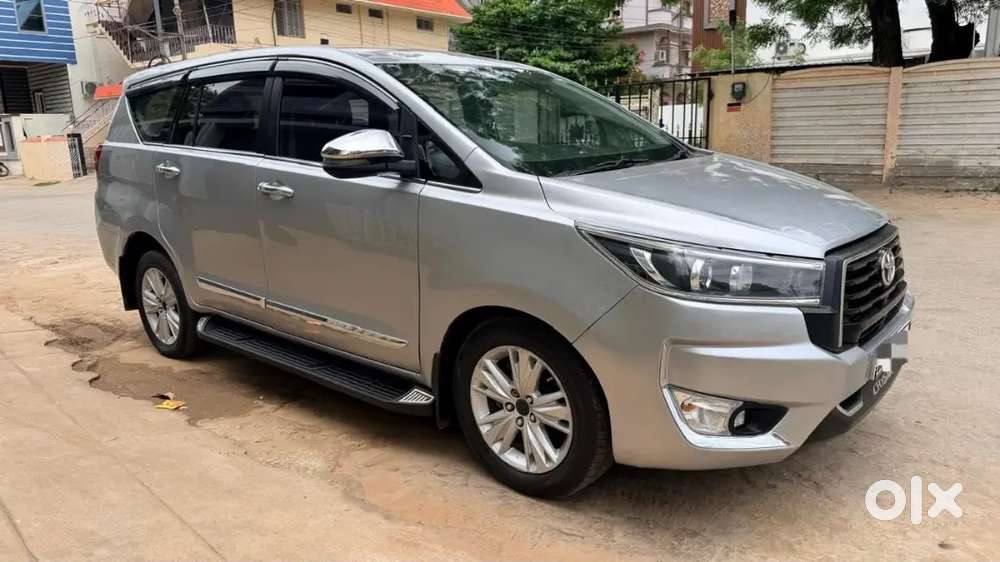 Toyota Innova Crysta 2.4 Z 2016