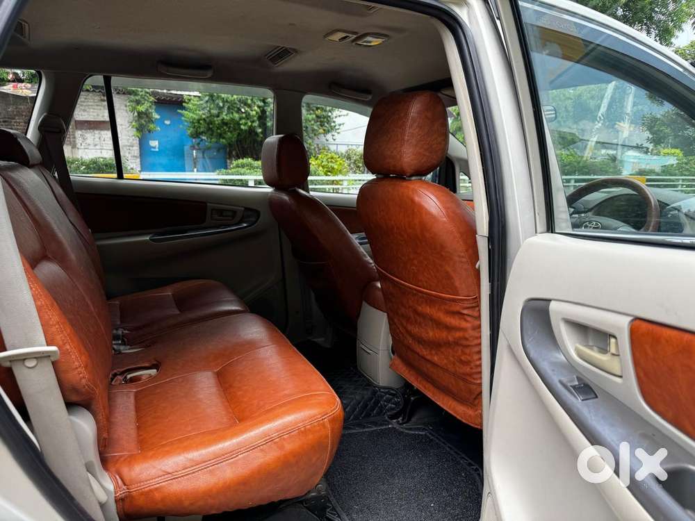 Toyota Innova 2.5 Gx (diesel) 8 Seater, 2012, Diesel