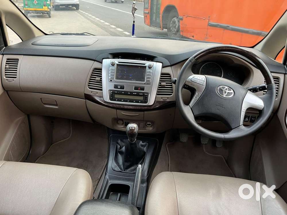 Toyota Innova 2.5 Zx 7 Str Bs-iv, 2015, Diesel