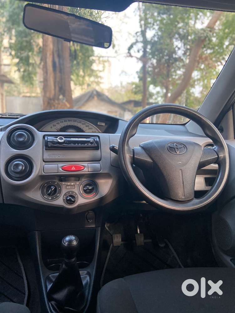 Toyota Etios 2010-2012 G, 2011, Petrol