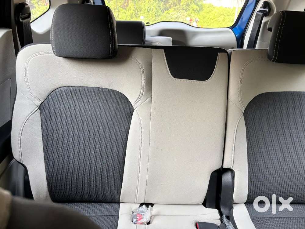 Good Condition 7 Seater Car