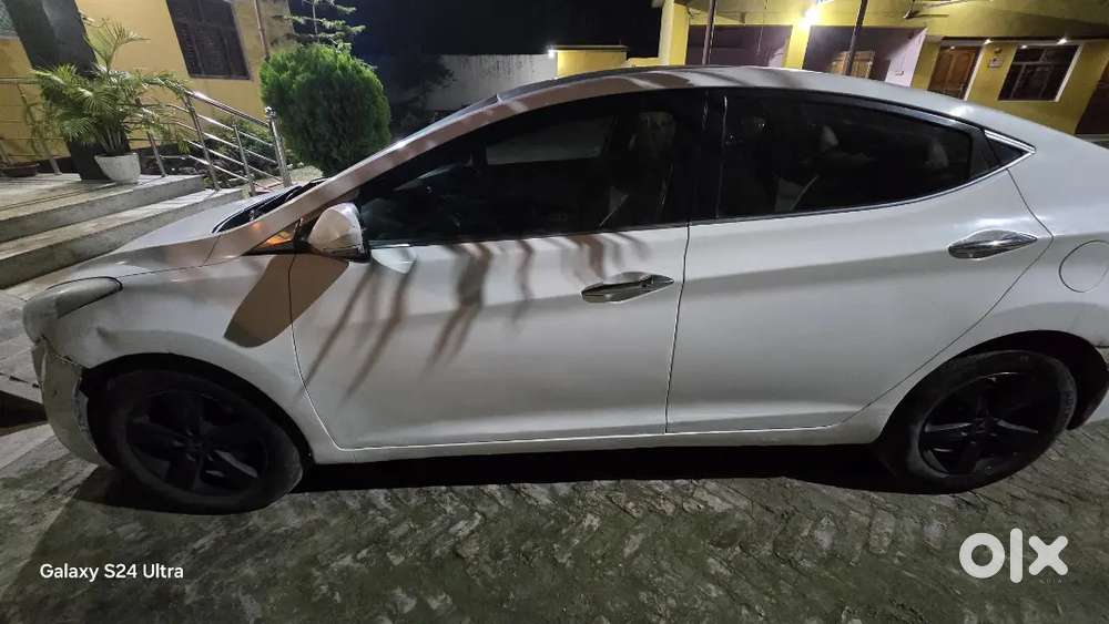 Hyundai New Elantra Diesel 2014variant