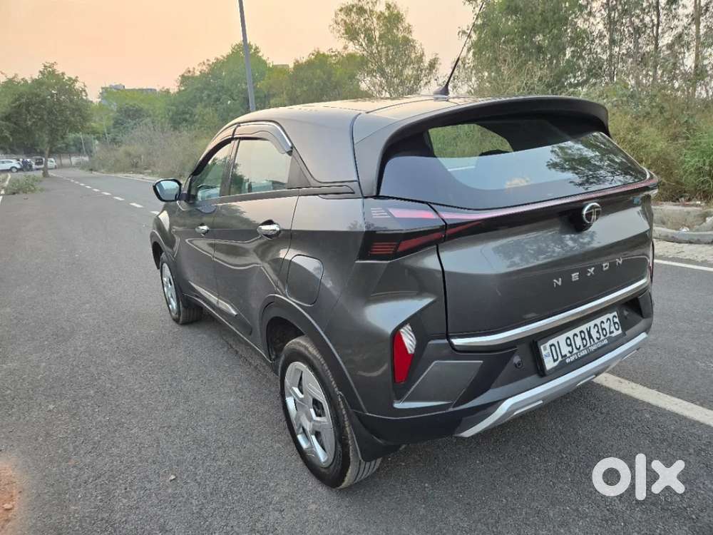 Tata Nexon, 2025, Petrol