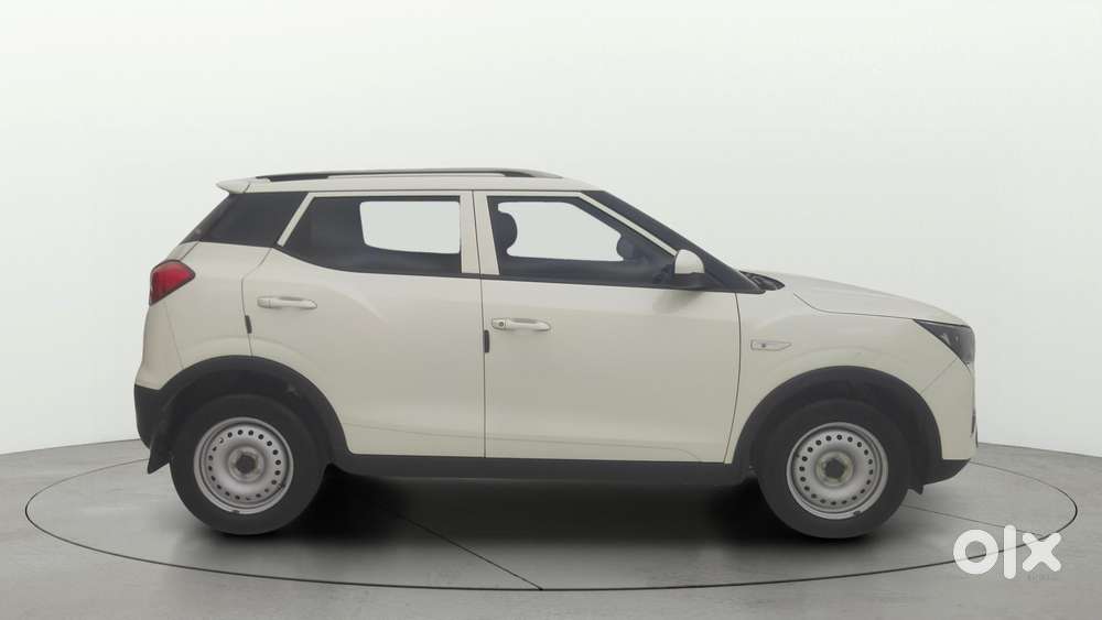 Mahindra Xuv300 W4, 2023, Petrol