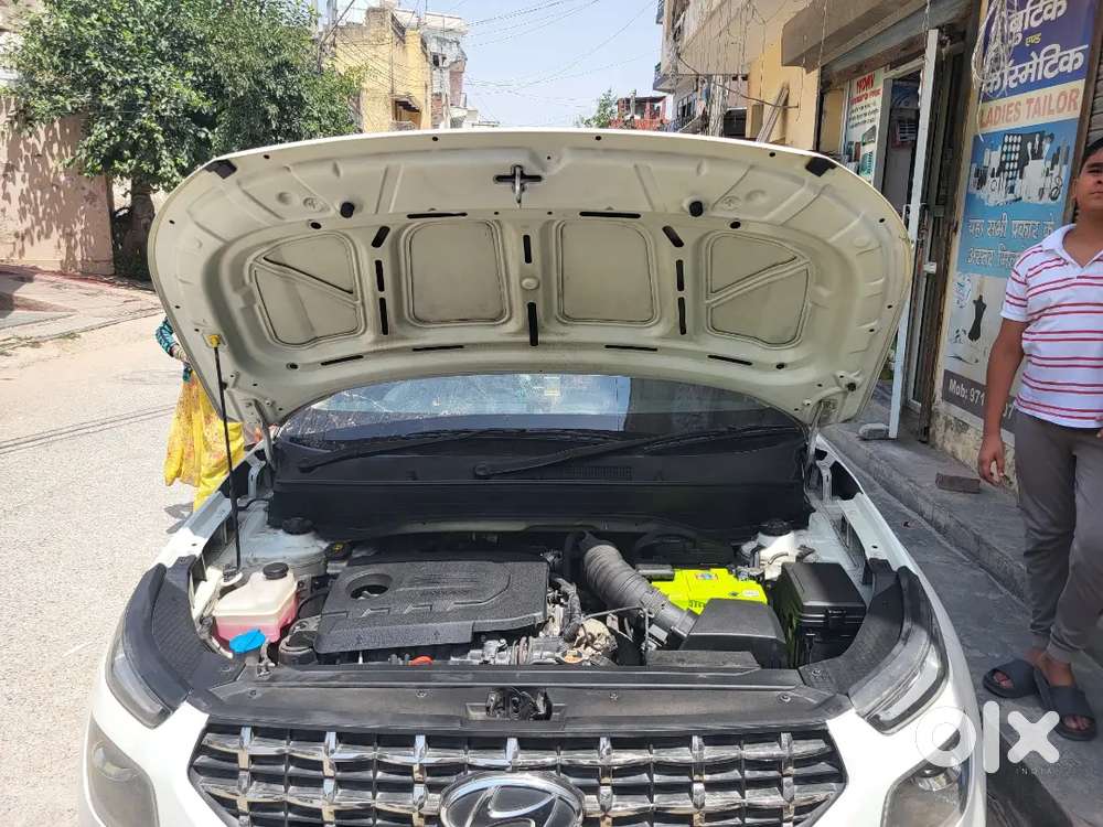 Hyundai Venue 2021 Diesel Well Maintained