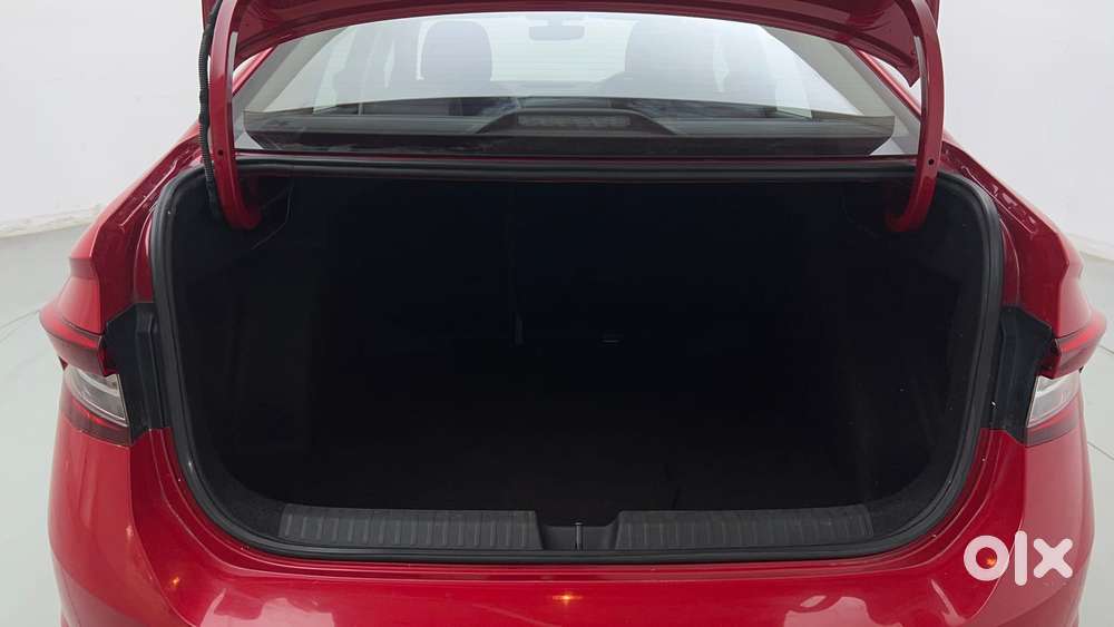 Skoda Slavia Style 1.0l Tsi At, 2022, Petrol