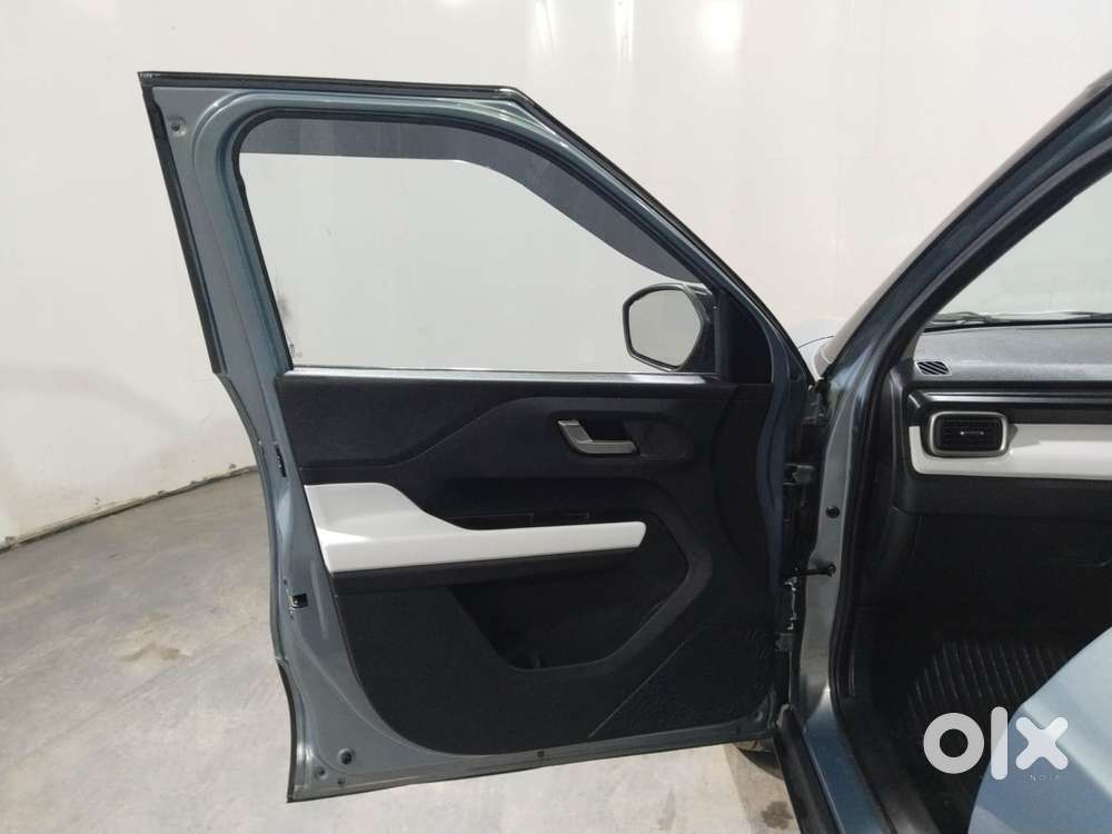 Tata Punch Creative Dual Tone Mt Sunroof, 2024, Petrol