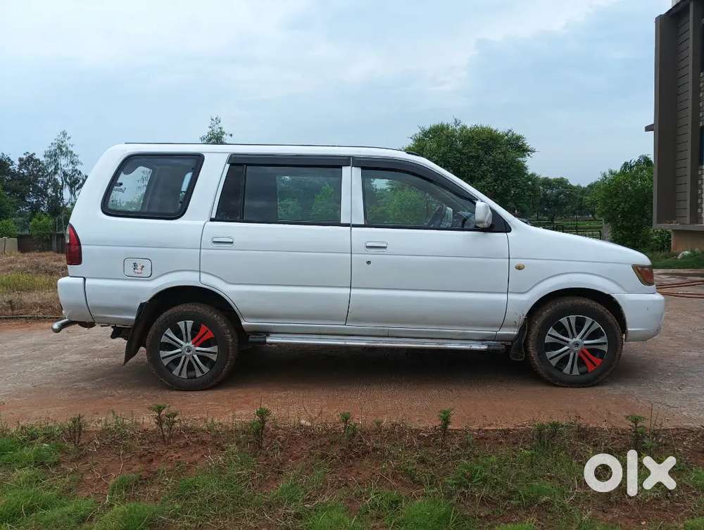 Chevrolet Tavera Neo 2015