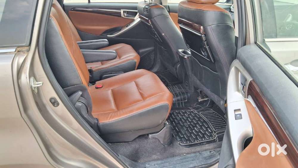Toyota Innova Crysta 2.7 Zx At, 2016, Petrol