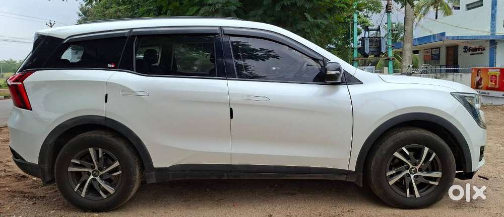 Mahindra Xuv700 2.0 Ax 5 Petrol Mt 7 Str, 2022, Petrol