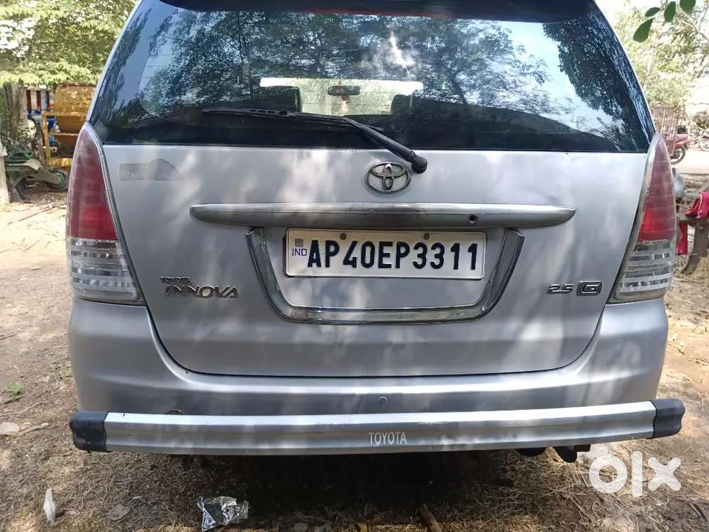 Toyota Innova 2011