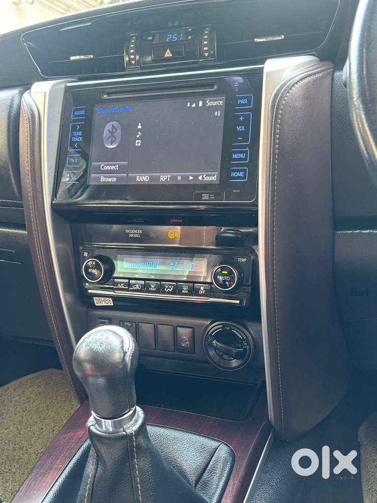 Mahindra Tuv 300 T8, 2016, Diesel
