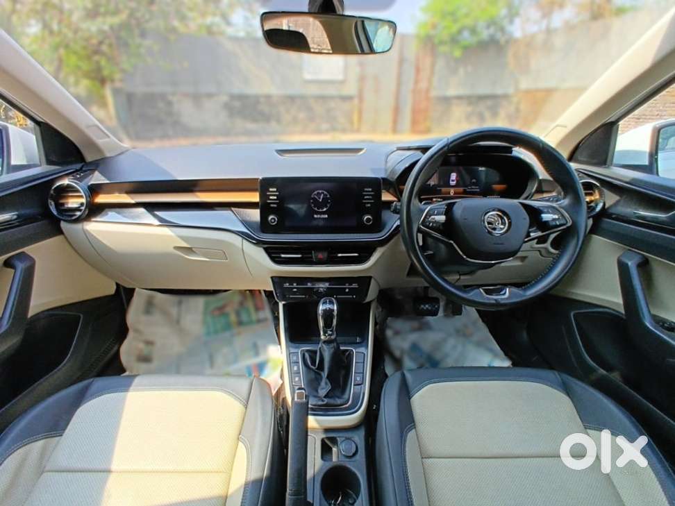 Skoda Slavia 1.0 Tsi Style At, 2023, Petrol