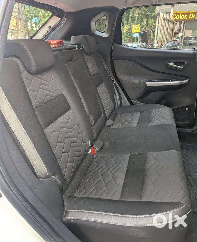 Nissan Magnite 1.0 Xv Premium Dual Tone, 2021, Petrol