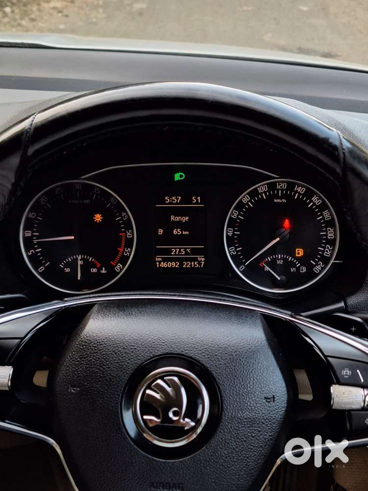 Skoda Laura Ambiente 2.0 Tdi Cr Automatic, 2011, Diesel