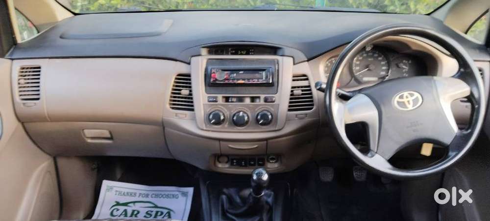 Toyota Innova 2.5 G (diesel) 8 Seater Bs Iv, 2016, Diesel