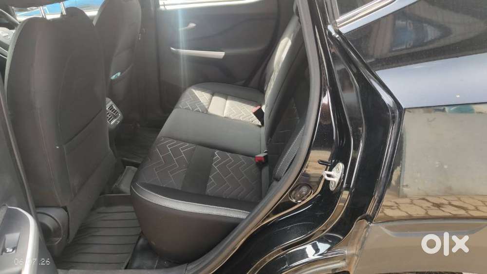 Nissan Magnite 1.0 Xv Premium, 2024, Petrol