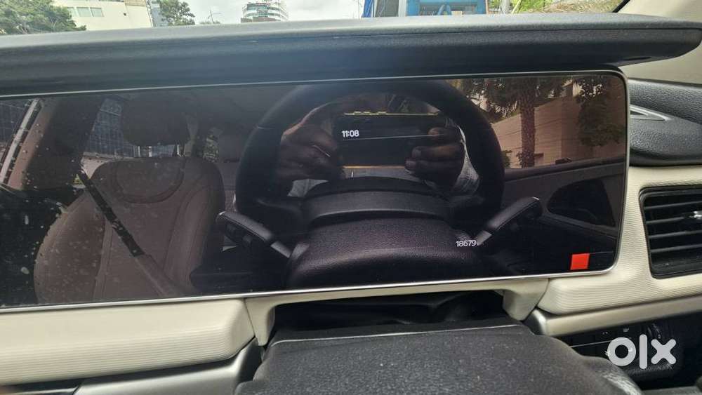 Mahindra Xuv700 2.0 Ax 5 Petrol Mt 7 Str, 2022, Petrol