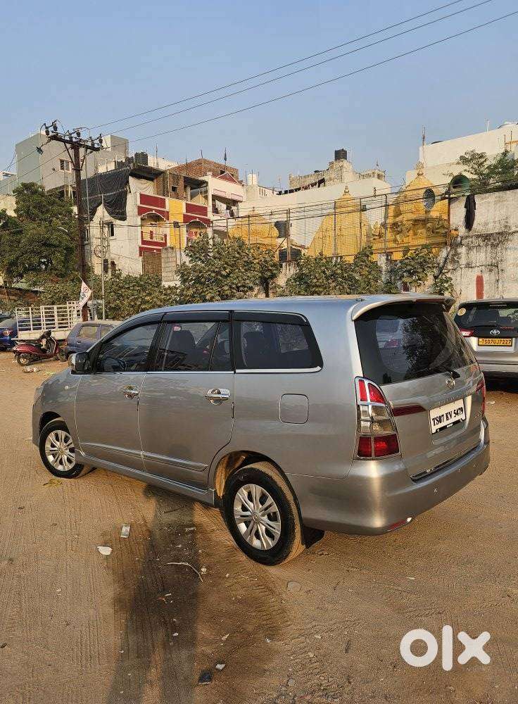 Toyota Innova 2.5 G (diesel) 8 Seater Bs Iv, 2015, Diesel