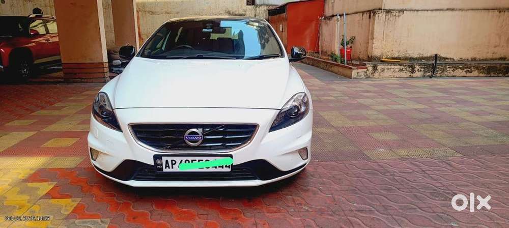 Volvo V40 2016 Diesel Well Maintained