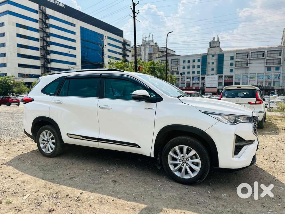 Toyota Innova Hycross 2.0 Vx Hybrid 8 Str, 2023, Petrol