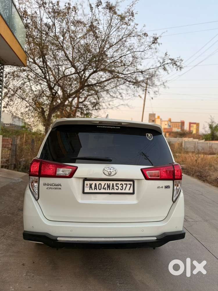 Toyota Innova Crysta 2.4z