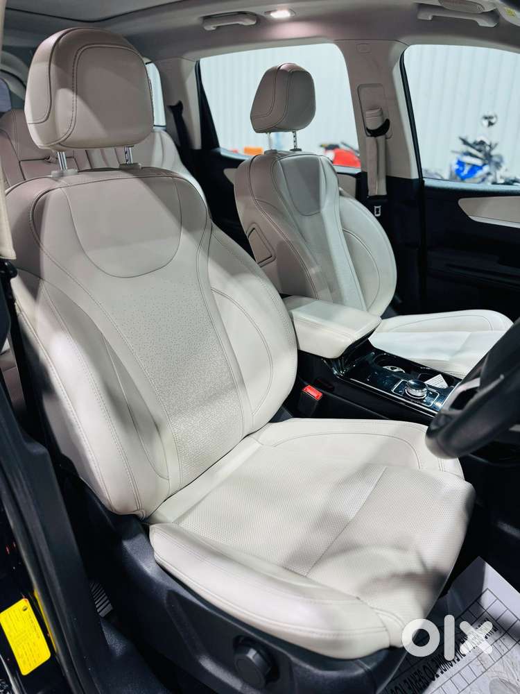 Mahindra Xuv700 2.0 Ax 7 Petrol Mt Str, 2022, Petrol