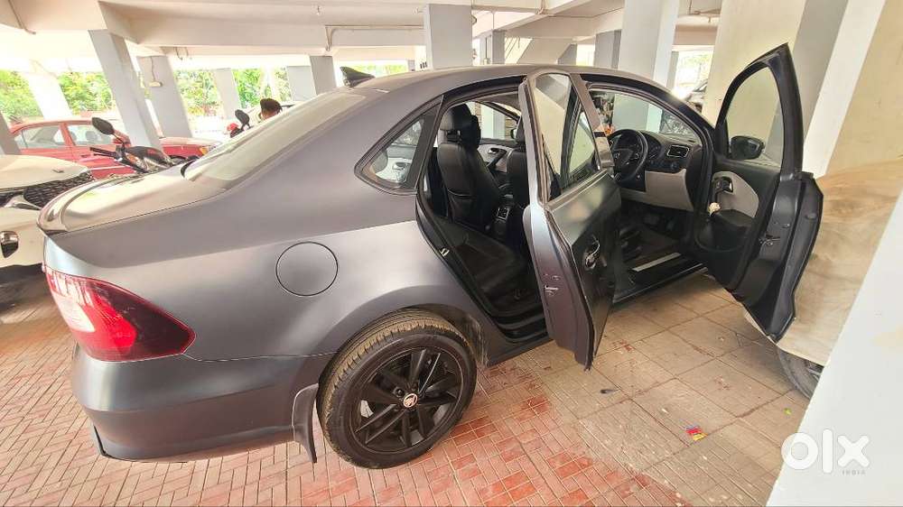 Skoda Rapid Matte Color Limited Edition Auto Gair Car.  1st Owner 4200