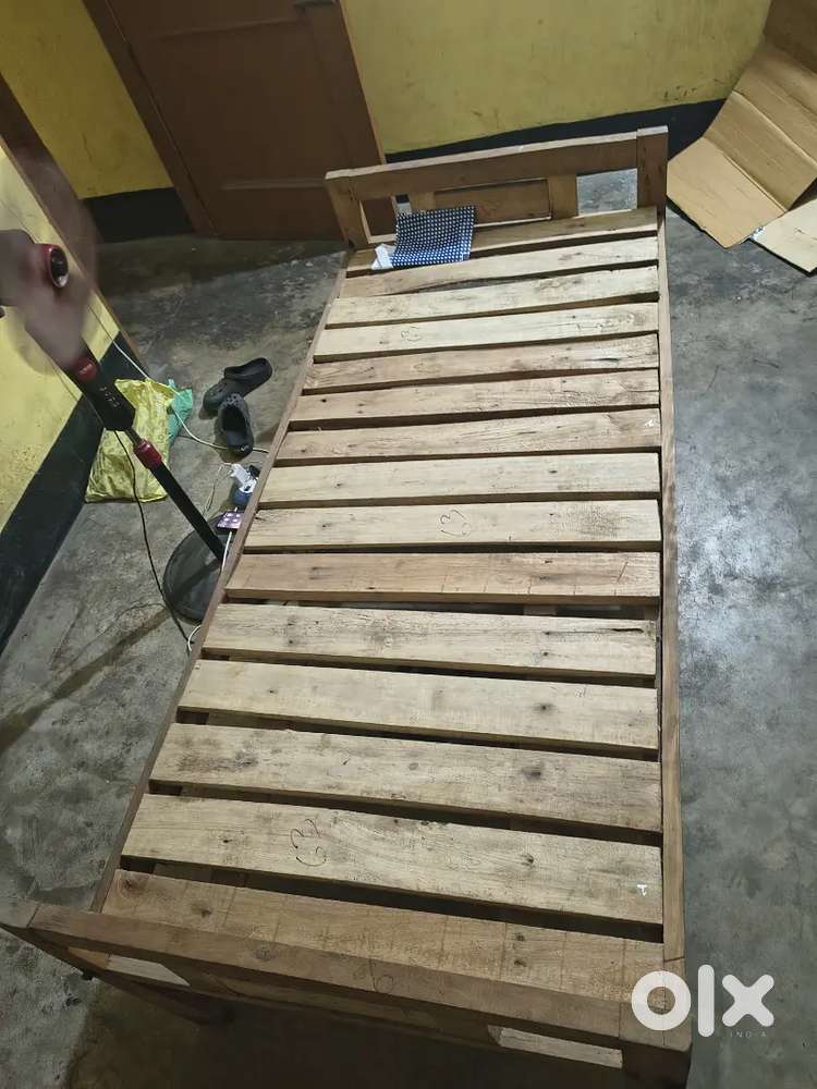Wodden bed for sell