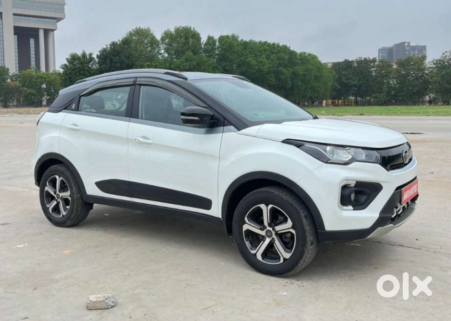 Tata Nexon 1.5 Revotorq Xza Plus S Amt, 2023, Petrol