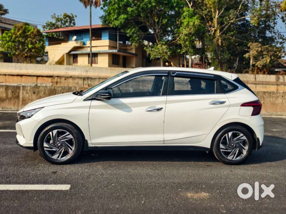 Hyundai I20 Asta (o) 1.2 Mt, 2023, Petrol