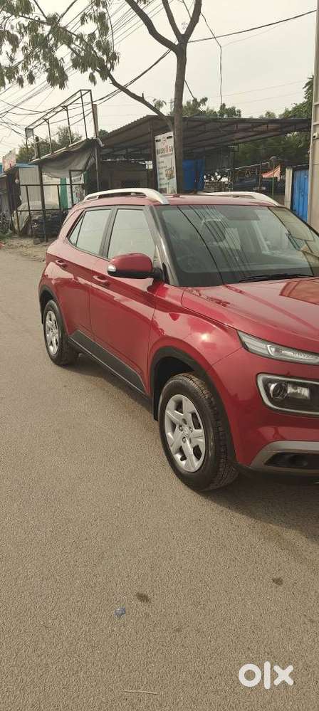 Hyundai Venue 1.2 S Plus, 2020, Petrol