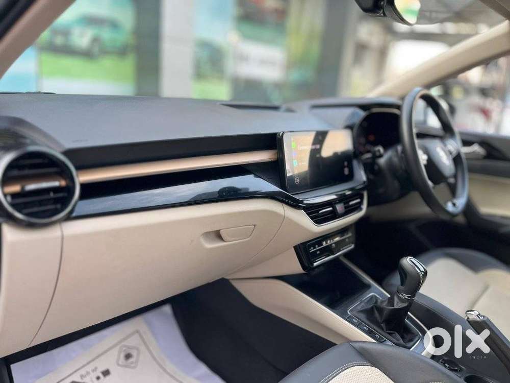 Skoda Slavia 1.0 Tsi Style At, 2025, Petrol