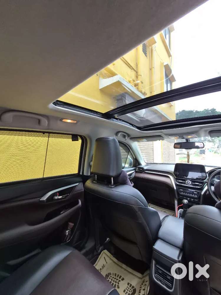 Maruti Suzuki Grand Vitara Top Model 4x4 Drive Mode Alpha Dual Tone