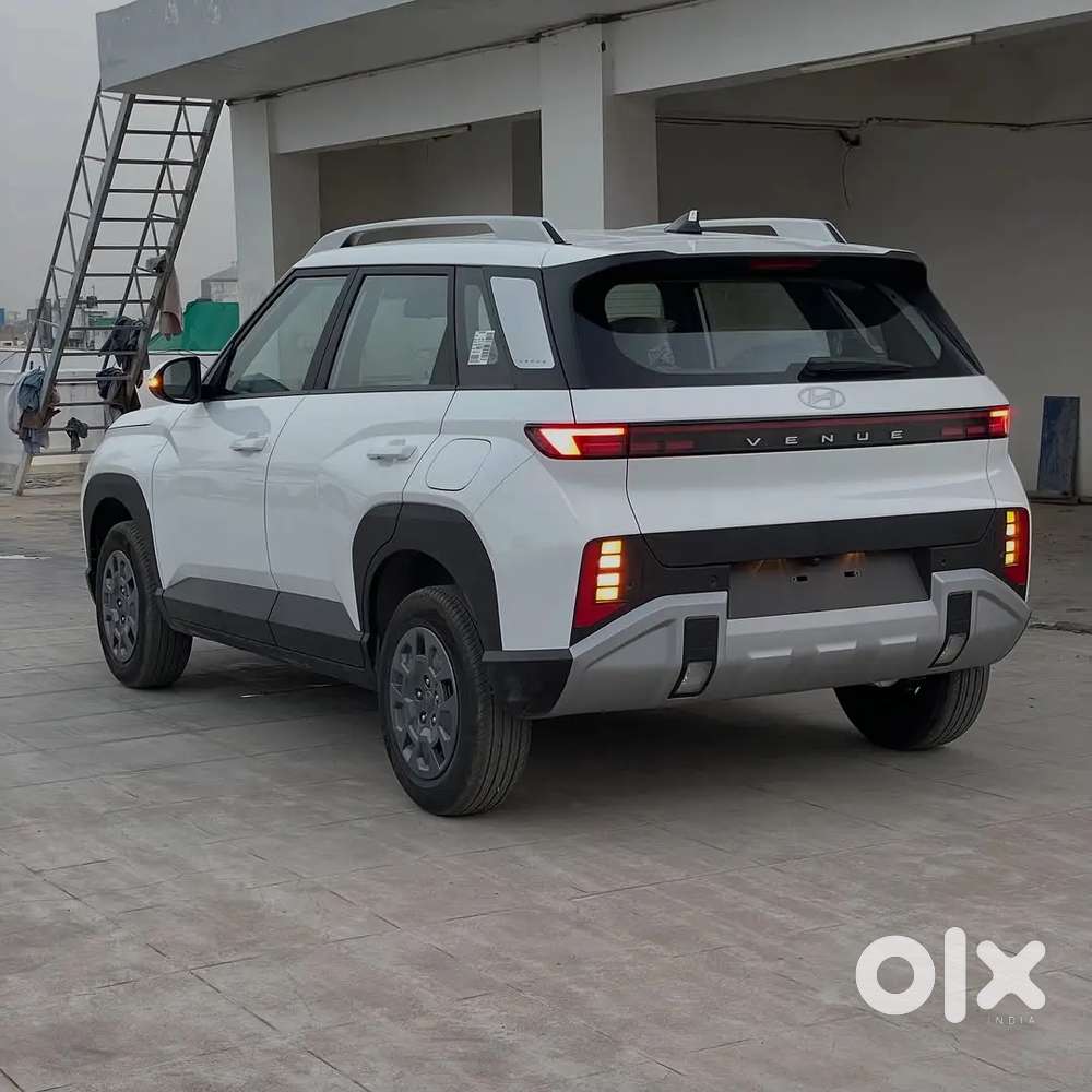 Hyundai Venue Hx5+