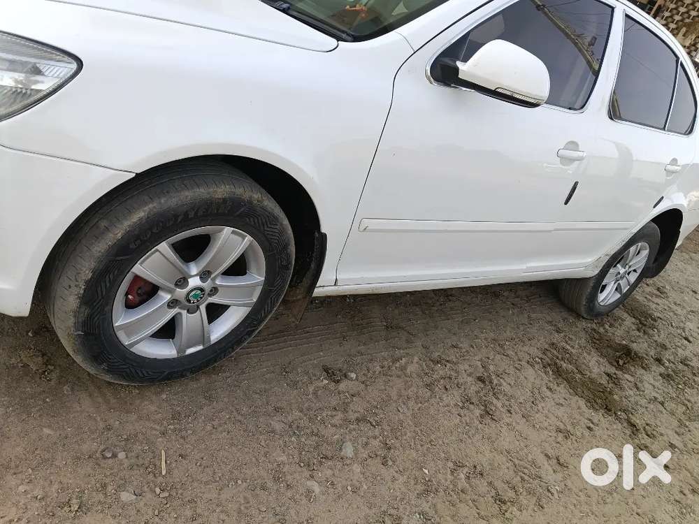 Skoda Laura 2012 Diesel 111605 Km Driven