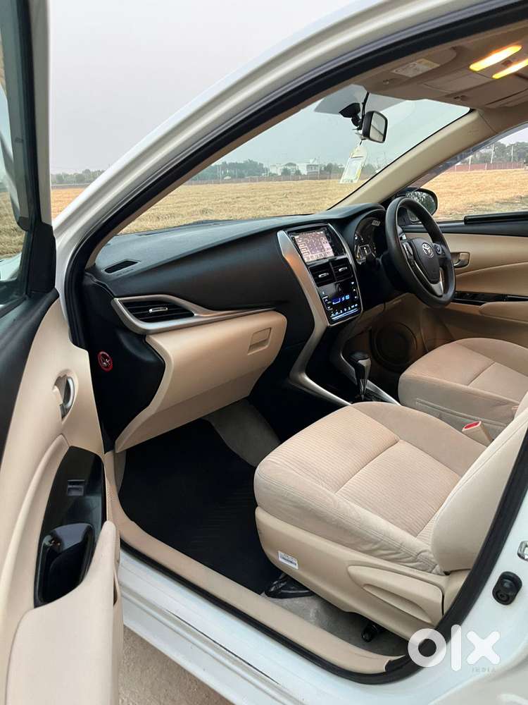 Toyota Yaris G Cvt, 2018, Petrol