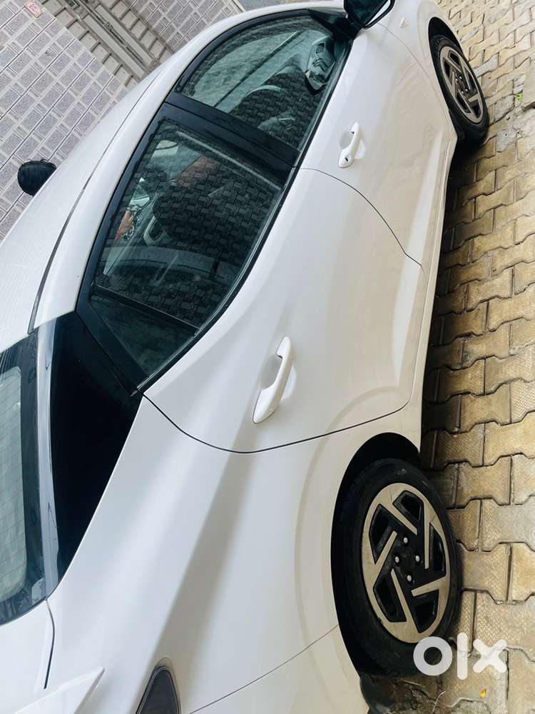 Hyundai Aura Hybrid 2025