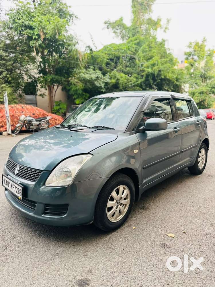 Maruti Suzuki Swift Vxi + Manual, 2010, Petrol