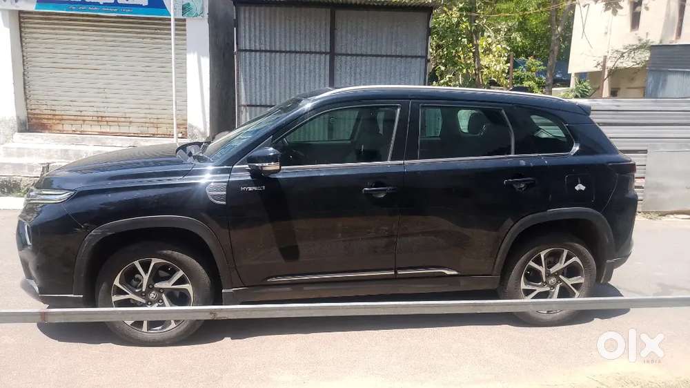 Toyota Hyrder V Petrol + Hybrid