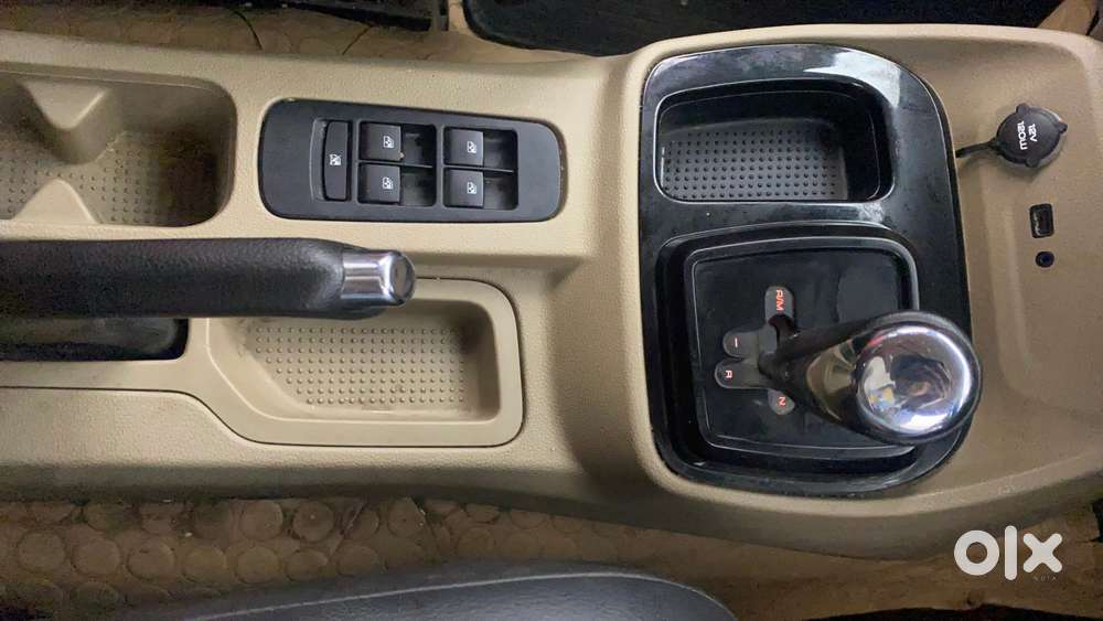 Mahindra Tuv 300 T8 Amt, 2017, Diesel