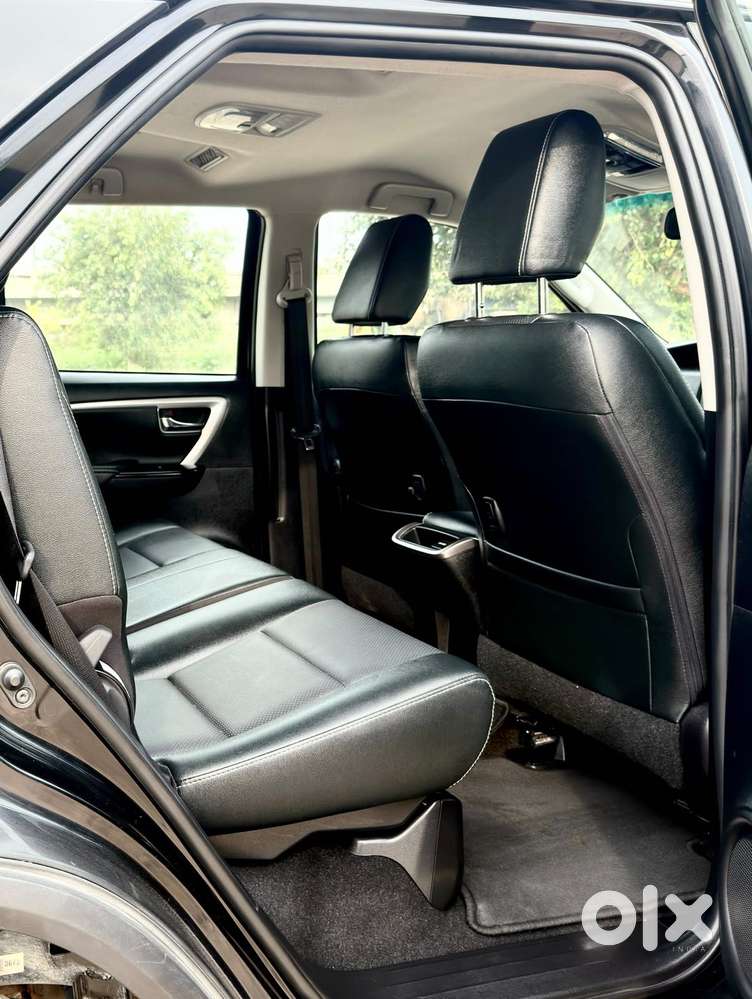 Toyota Fortuner [2021-ongoing] 2.7 2wd Petrol At, 2024, Petrol