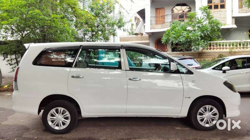 Toyota Innova 2.5 G (diesel) 7 Seater, 2011, Diesel