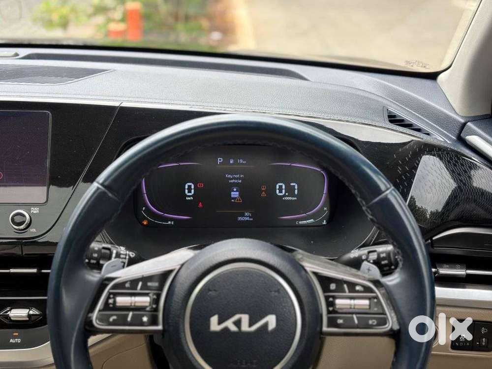 Kia Carens 1.4 Luxury Plus Dct 7 Str, 2022, Petrol