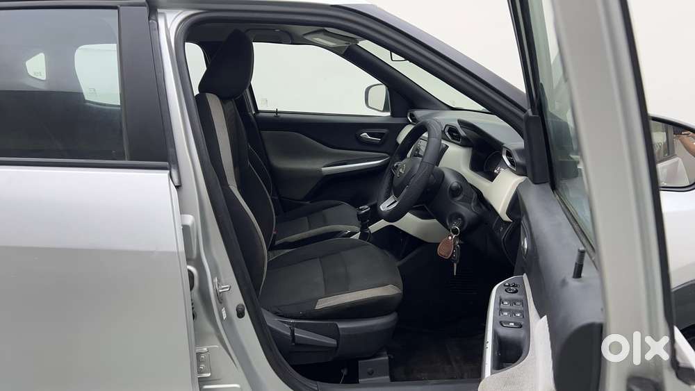 Nissan Magnite 1.0 Xv Executive, 2022, Petrol