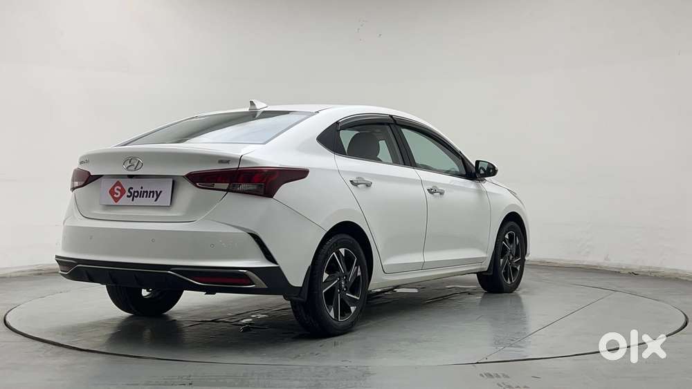 Hyundai Verna 1.5 Sx (o) Vtvt Ivt, 2022, Petrol