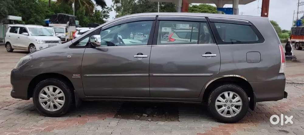 Toyota Innova V
